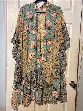 Bumblebee Floral Animal Mixed-Print Kimono Cape